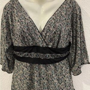 Max Edition Black and Gray Patterned Blouse